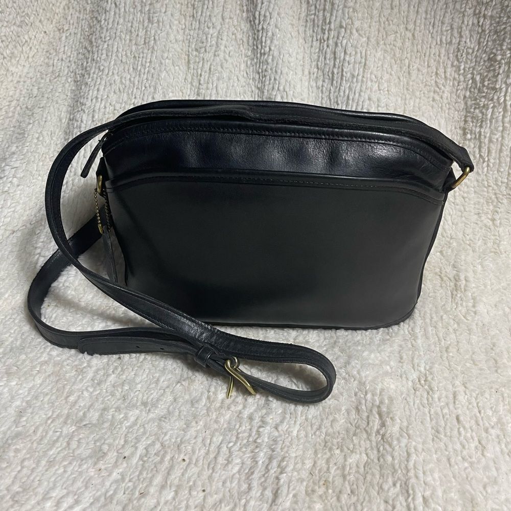 Vintage Coach 9976 Black Leather Crossbody Bag  adjustable strap Brass hardwares - Picture 4 of 14